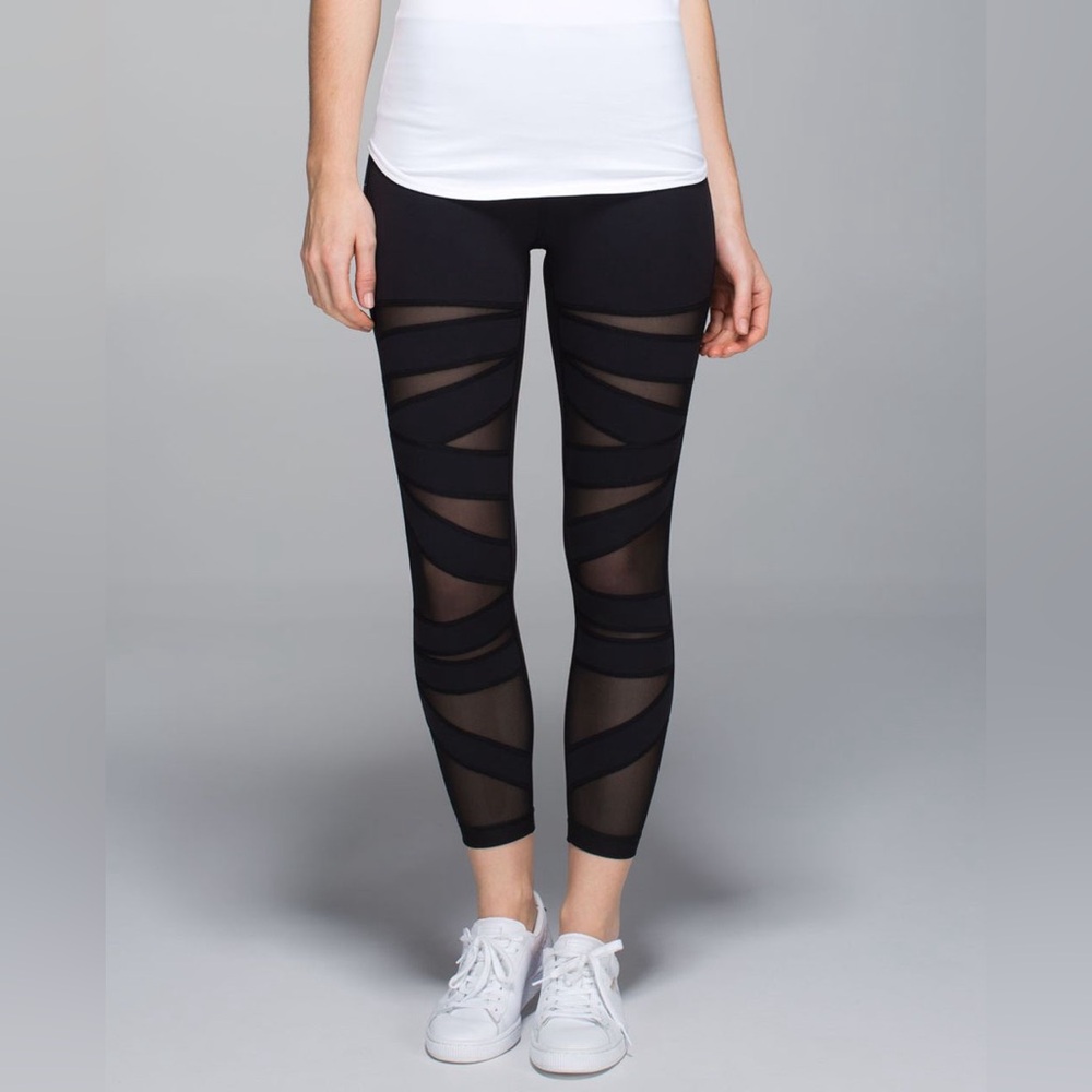 Lululemon High Times Pant Mesh Panels Luon in Black, size 6